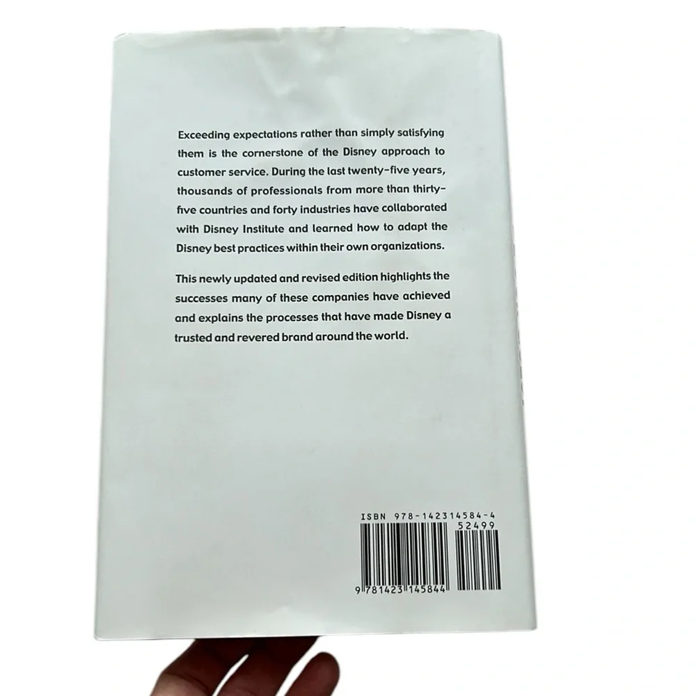 Disney Books-Be Our Guest‎ Theodore Kinni/The Ride of a Lifetime Robert Iger
